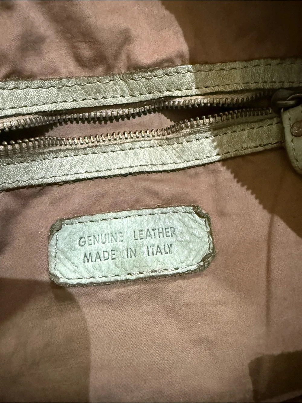 Buckle spacious shoulder